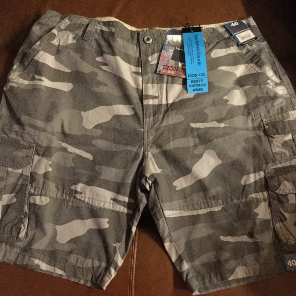 MENS CAMO SHORTS